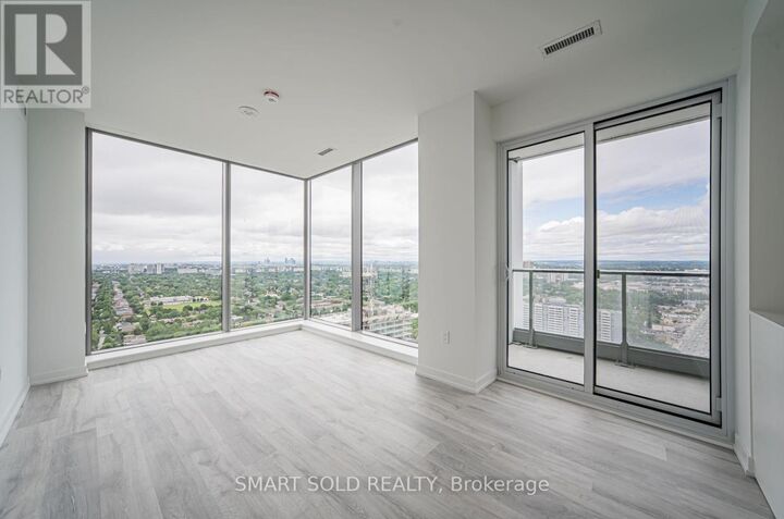 Property Photo:  8 Olympic Garden Drive S3208  ON M2M 0B9 
