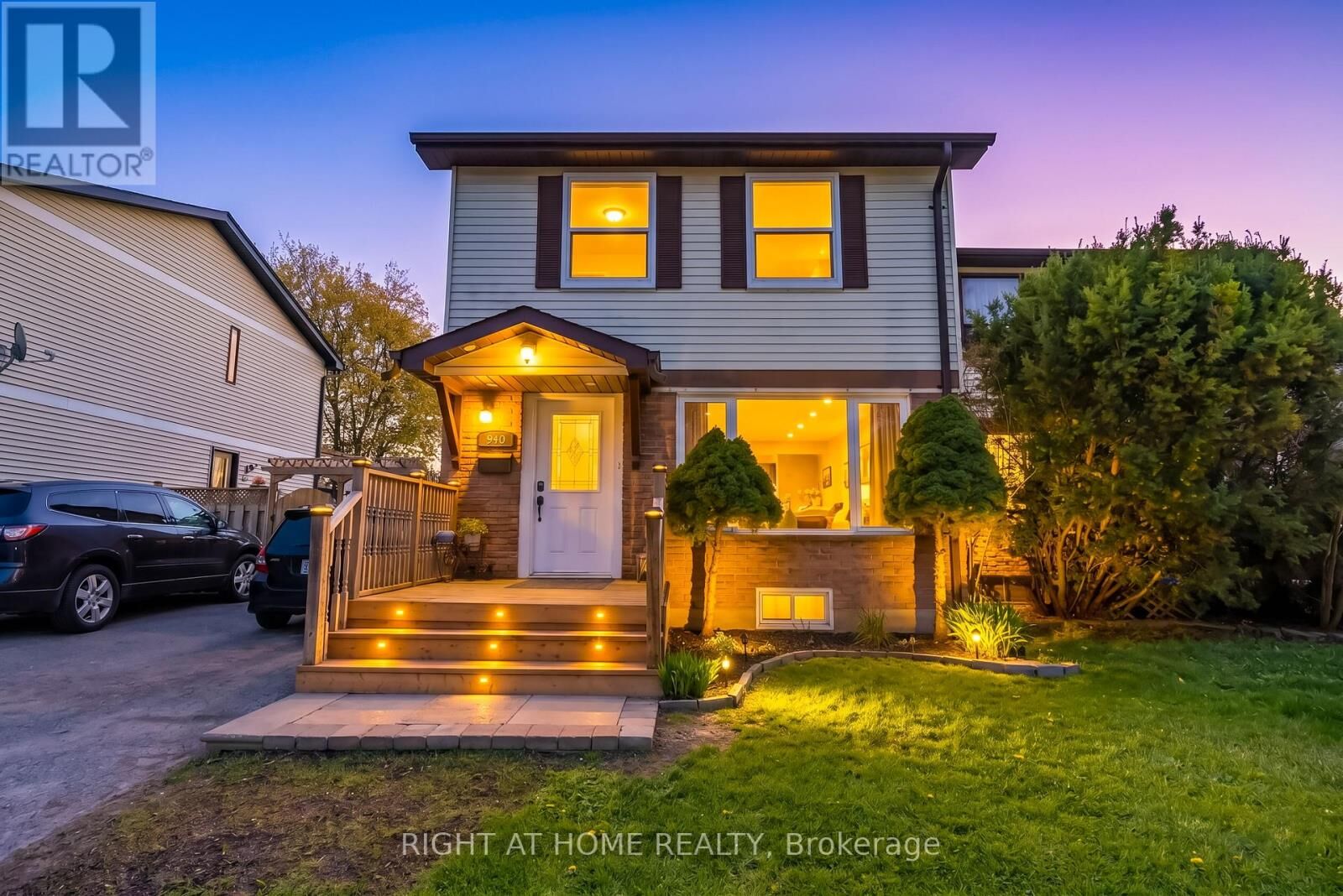 Property Photo: 940 Gentry Crescent ON L1K 1L8