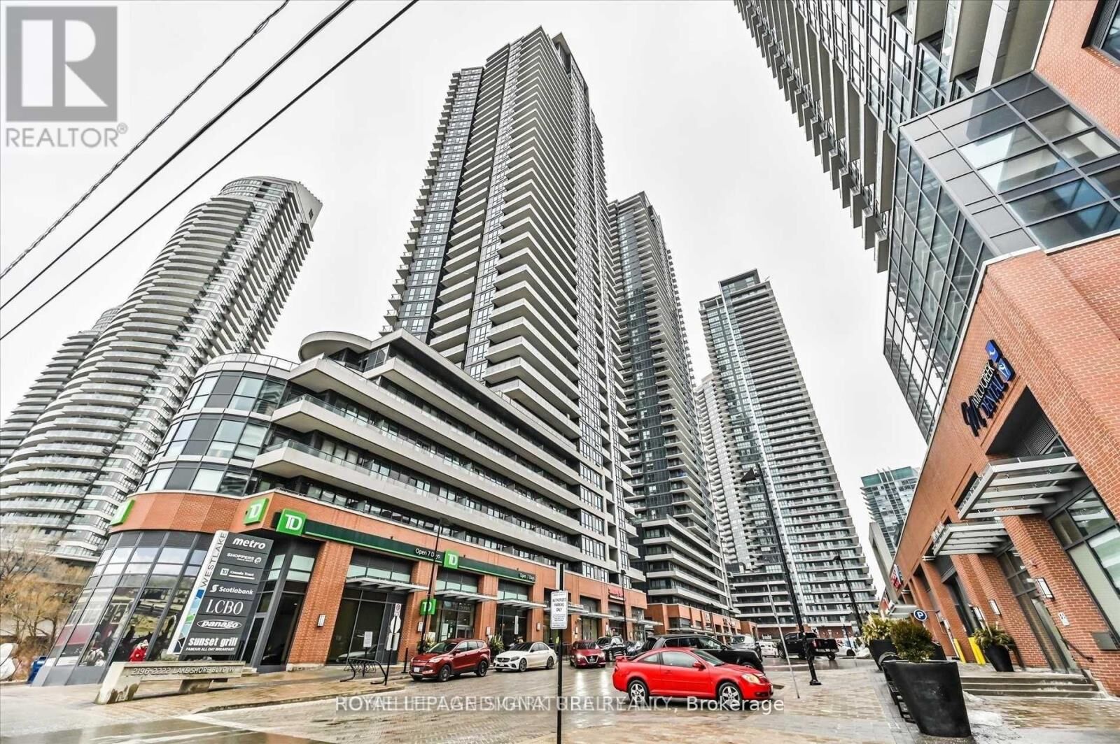 Property Photo: 2220 Lakeshore Boulevard West 2405 ON M8V 0C1