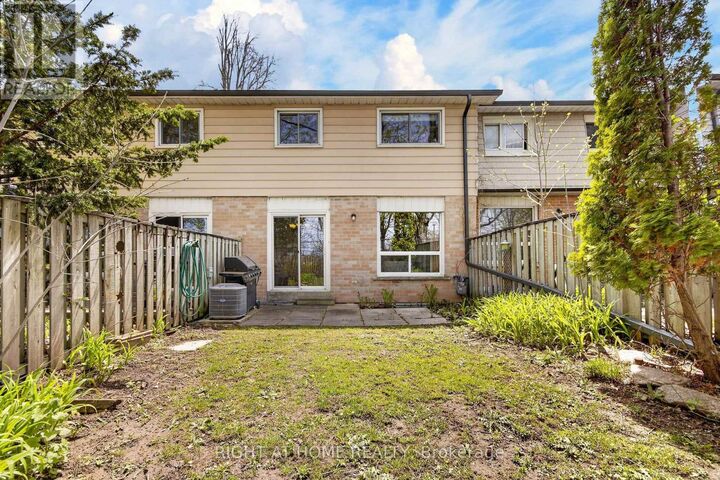 Property Photo:  2 Bernick Drive 47  ON L4M 5K4 