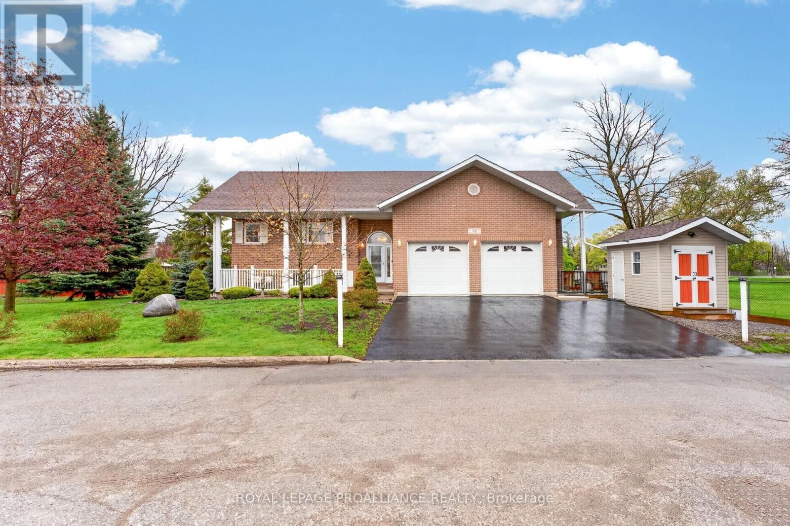 Property Photo:  18 South Murray Street  ON K8V 1Y3 