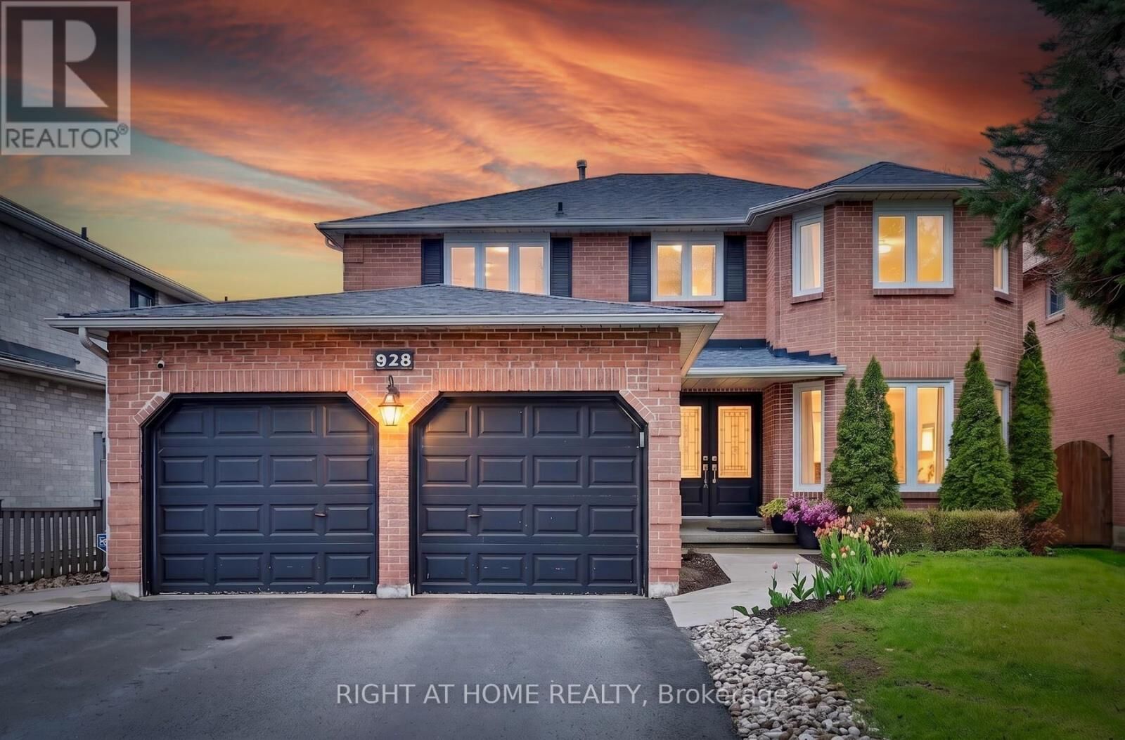 Property Photo:  928 Snowbird Street  ON L1J 8J8 
