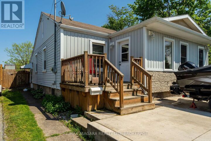 Property Photo:  18 1/2 Willow Street  ON L2T 1N4 