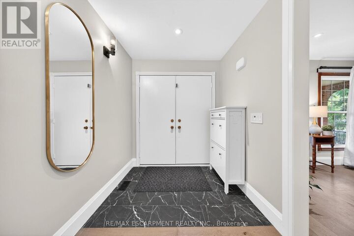 Property Photo:  51 President Drive  ON L8G 4H2 
