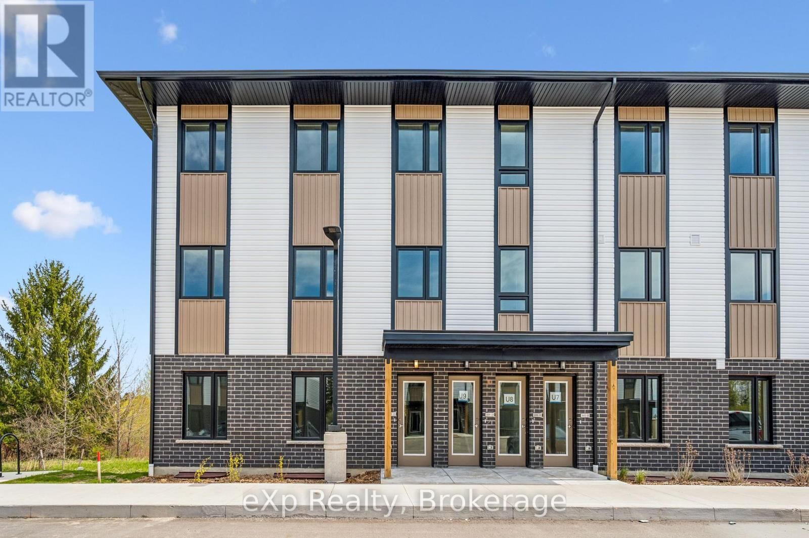 Property Photo: 465 Garafraxa Street West 10 ON N1M 1C6