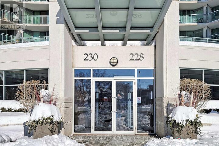 Property Photo: 228 Queens Quay West 607 ON M5J 1B5