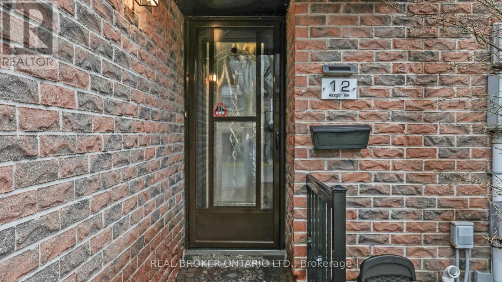 Property Photo:  12 Woodglen Way  ON L3R 3A8 