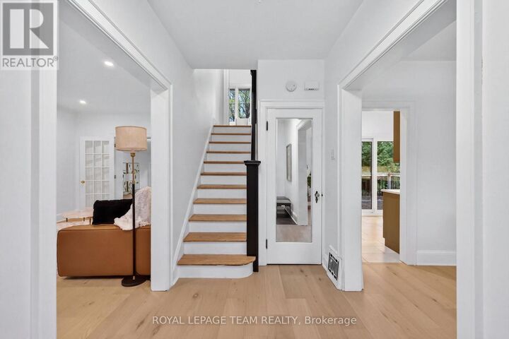 Property Photo:  131 Acacia Avenue  ON K1M 0R2 