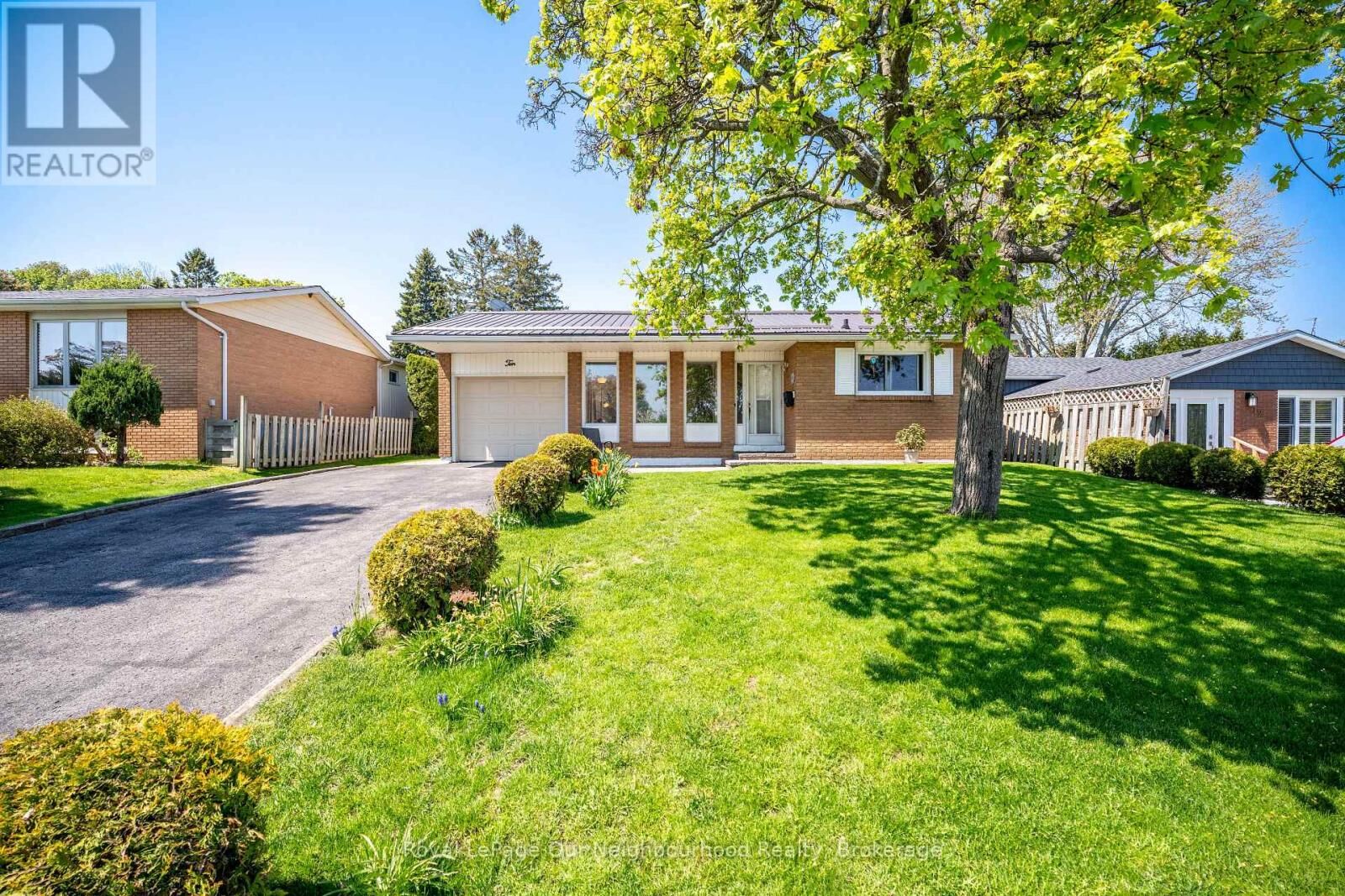 Property Photo:  10 Calgary Road  ON L1A 3T8 