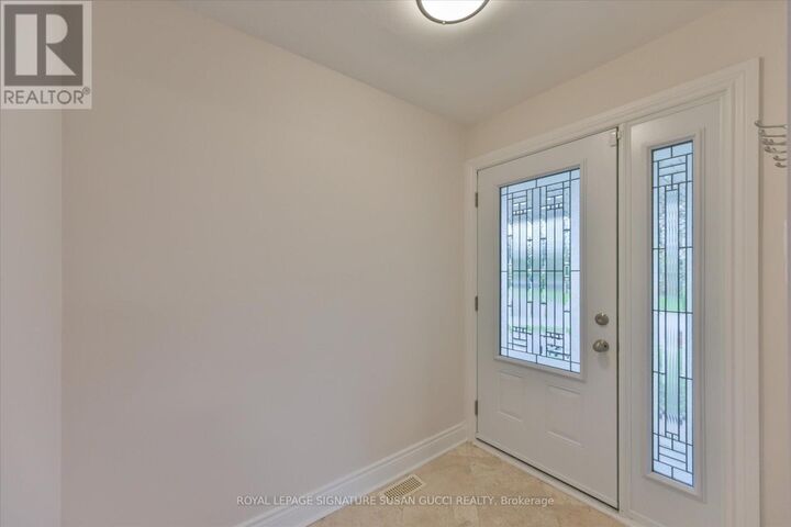 Property Photo:  30 Shaunavon Heights Crescent  ON M3A 2P4 