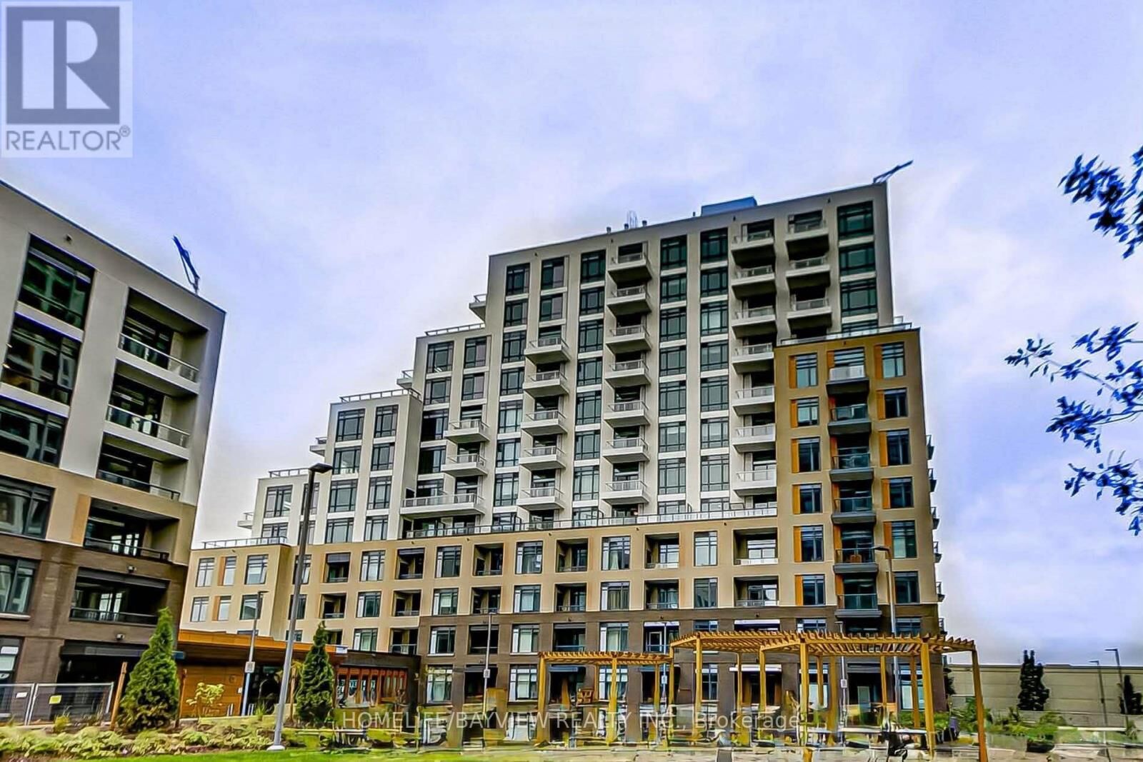 Property Photo:  8 Beverley Glen Boulevard 603  ON L4K 0L5 