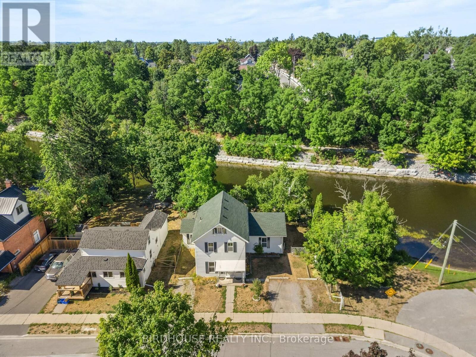 Property Photo:  70 Ridout Street  ON K9V 2B8 