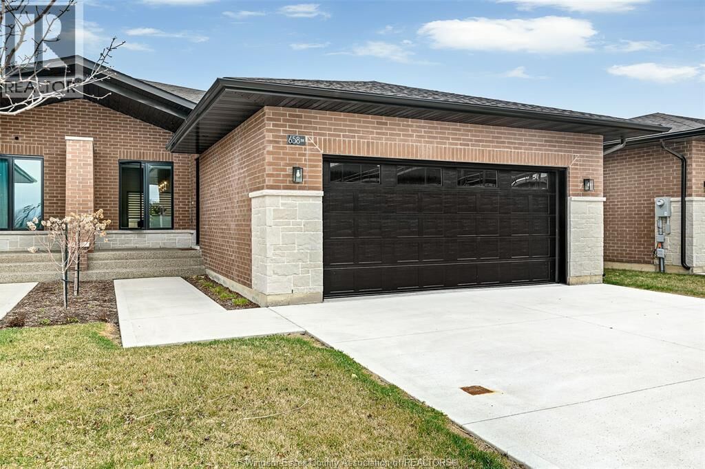 Property Photo:  658 Lily Mac Boulevard  ON N9E 0B1 