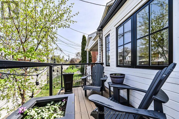 Property Photo:  294 Cedarvale Avenue  ON M4C 4K4 