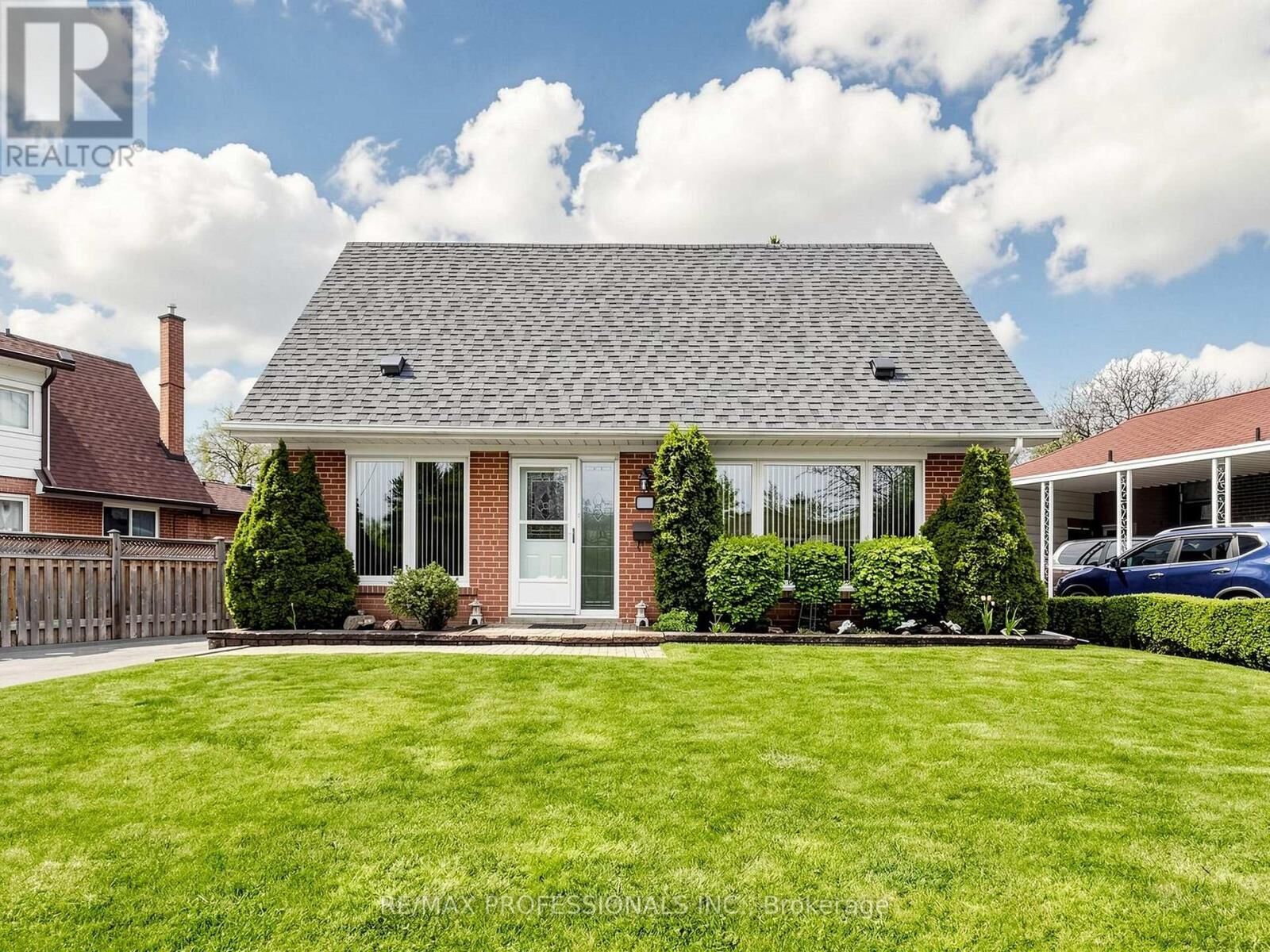Property Photo:  177 Elmhurst Drive  ON M9W 2L2 