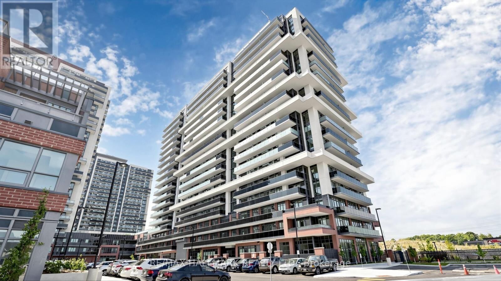Property Photo:  2545 Simcoe Street North 1119  ON L1L 0W3 