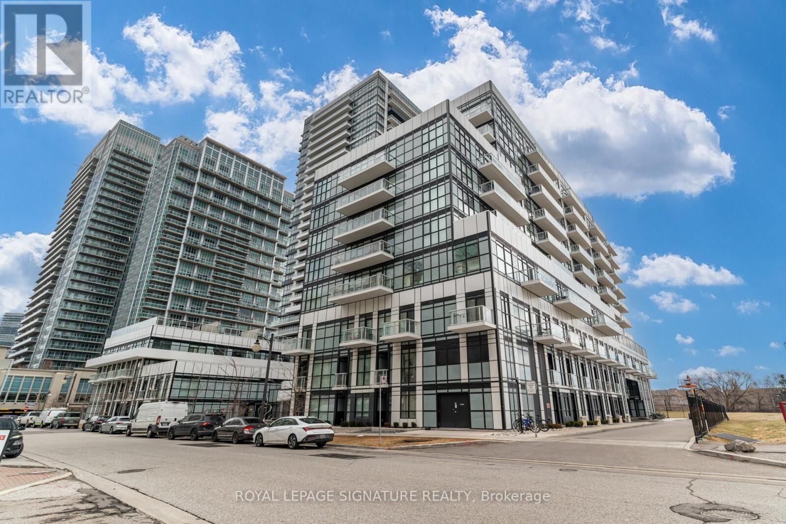 Property Photo:  251 Manitoba Street 202  ON M8Y 0B3 