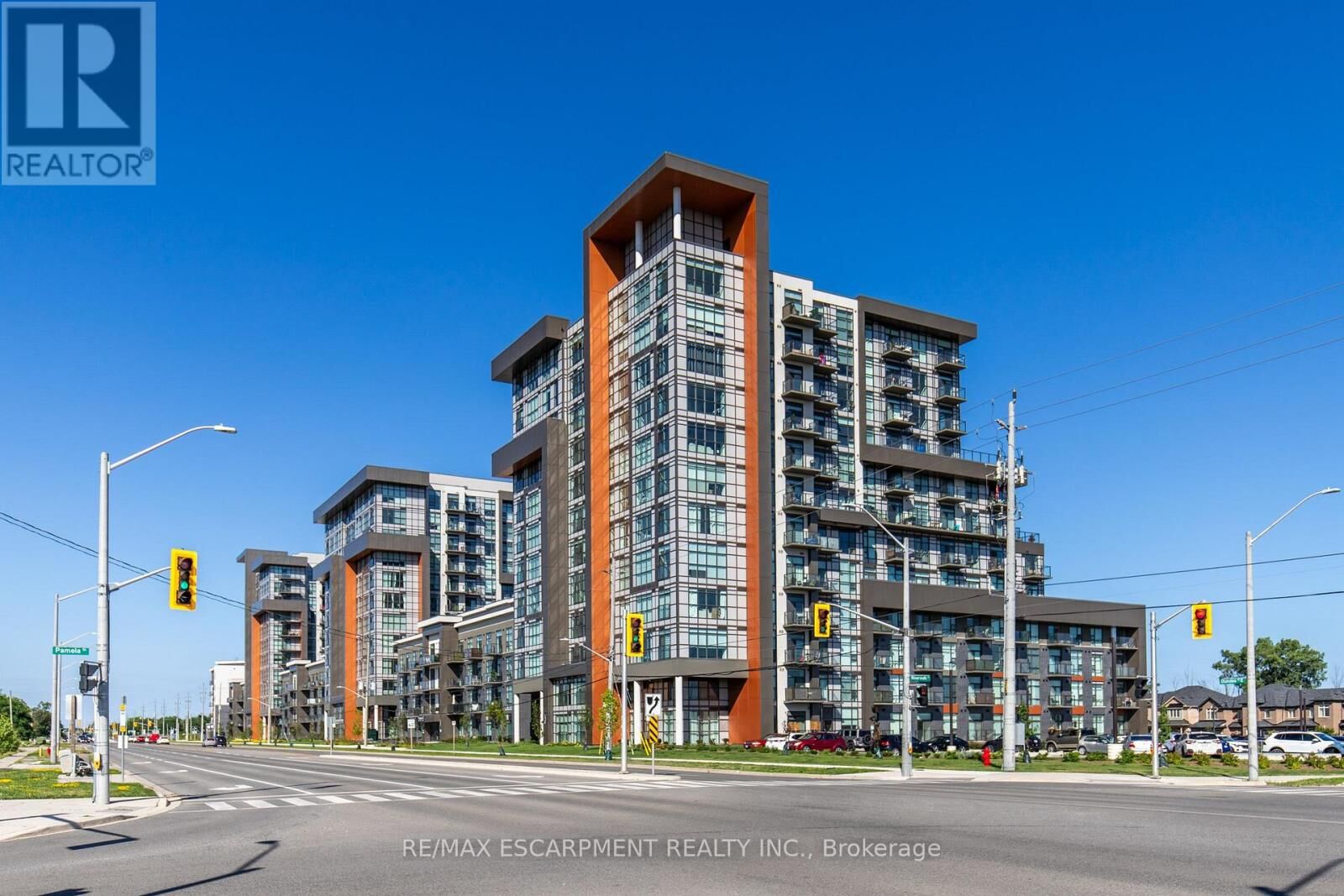 Property Photo:  450 Dundas Street East 1113  ON L8B 1Z2 