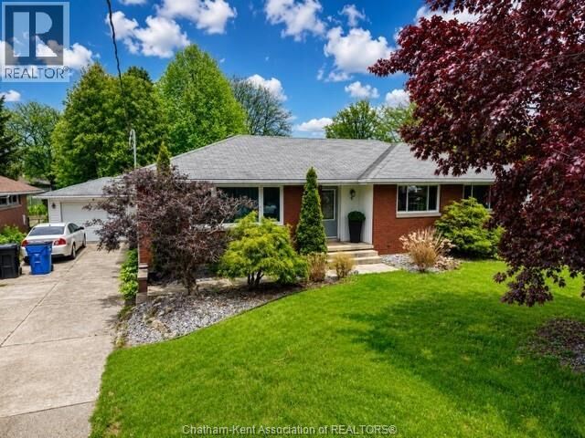 Property Photo: 9 Owen Avenue ON N7L 3W8