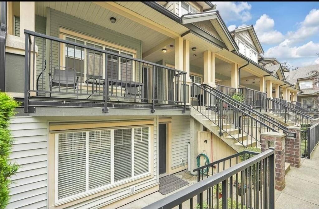 Property Photo: 13958 108 Avenue 125 BC V3T 0B4