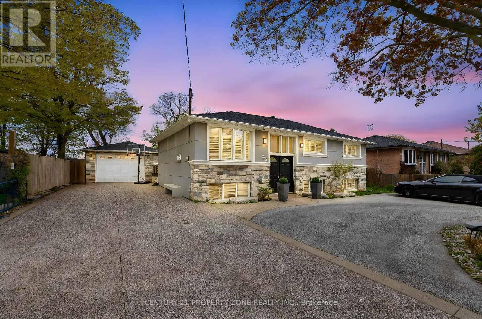 Property Photo: 547 Pinegrove Road ON L6K 2C2