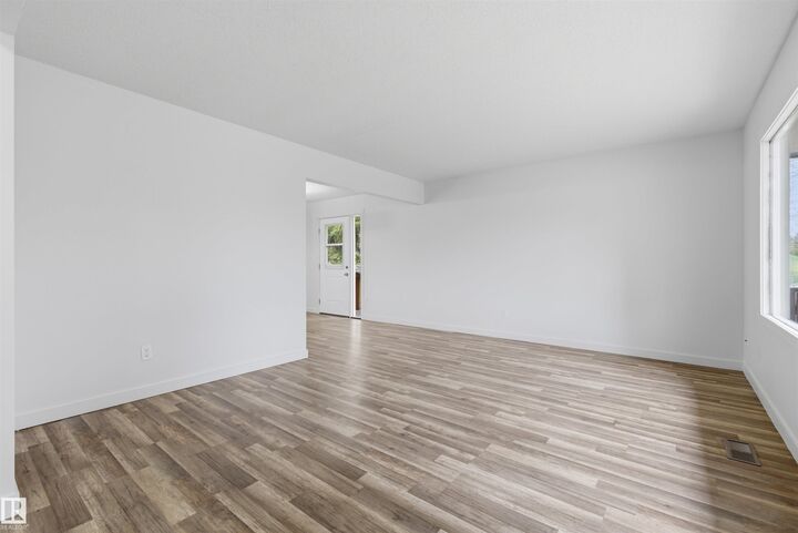 Property Photo: 7604 142 Avenue NW AB T5C 2P4