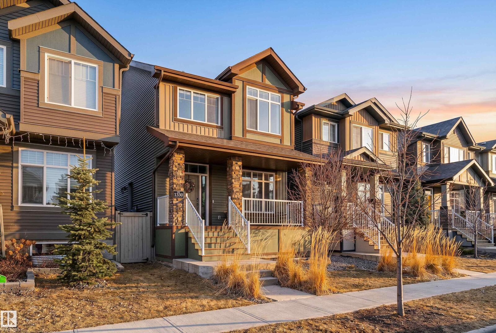 Property Photo:  1330 Enright Landing Landing NW  AB T6M 0Z4 