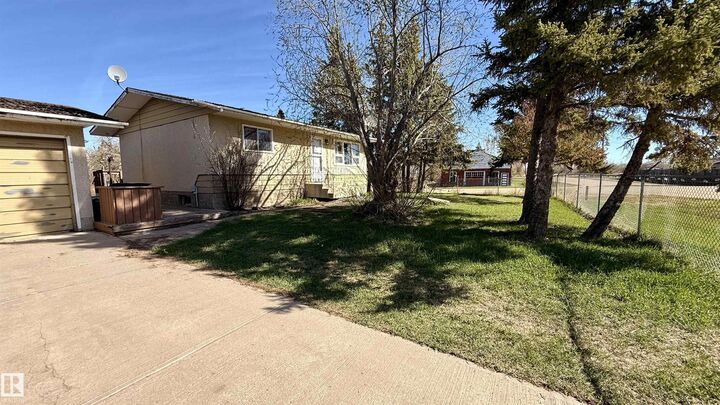 Property Photo:  540073 175  AB T0B 2B0 