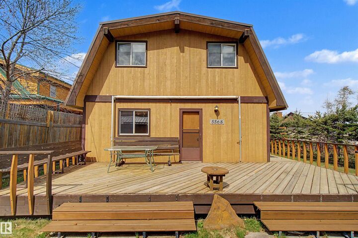 Property Photo: 5568 Nakamun Dr AB T0E 1A0