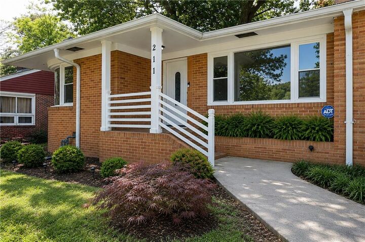 Property Photo:  211 Chicamauga Avenue SW  GA 30314 