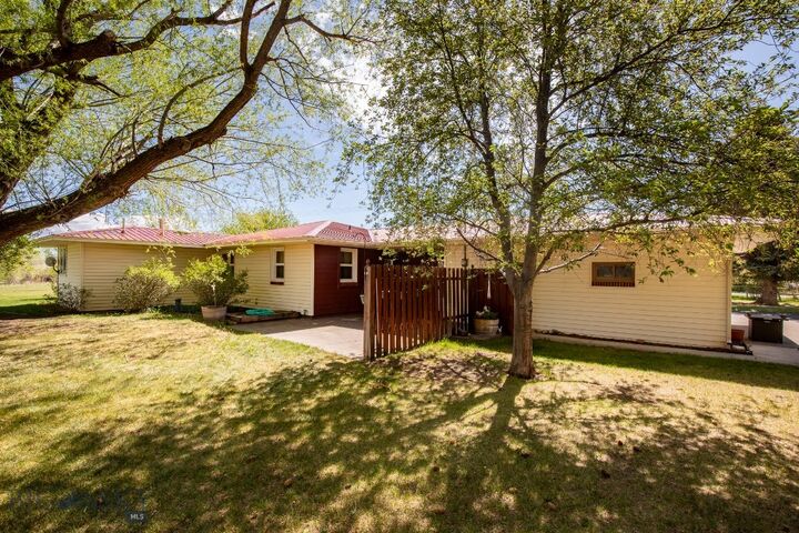 Property Photo:  2 Shamrock Lane  MT 59047 