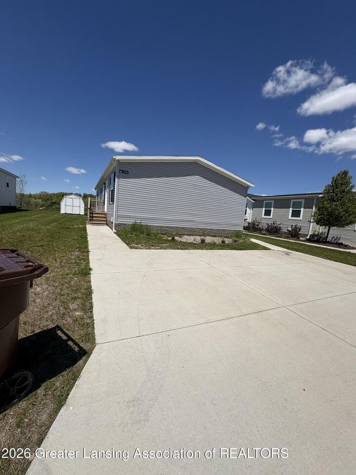 Property Photo:  13784 Alaska Avenue  MI 48822 