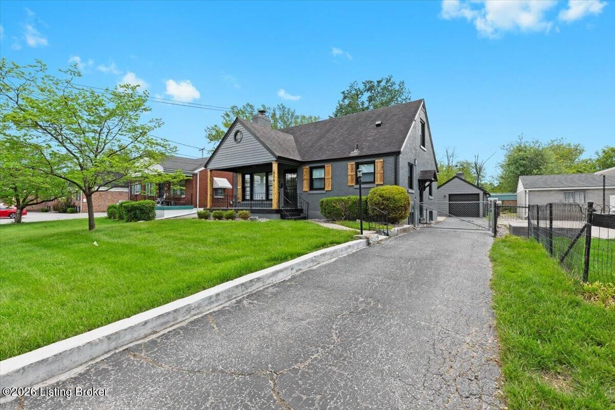 Property Photo:  614 Bluegrass Ave  KY 40214 