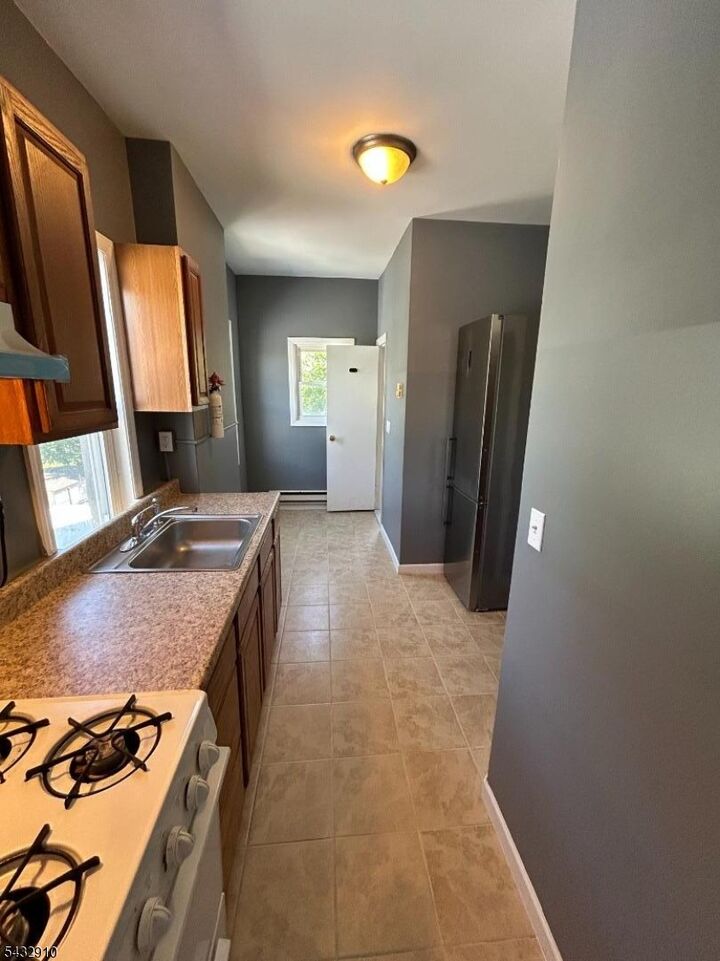 Property Photo:  286 Nagle St 3  NJ 07010 