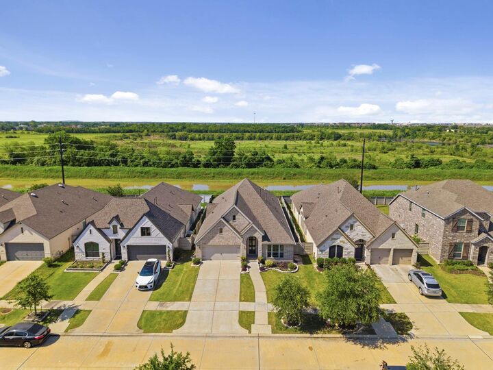 Property Photo:  2119 Blackhawk Ridge Lane  TX 77578 