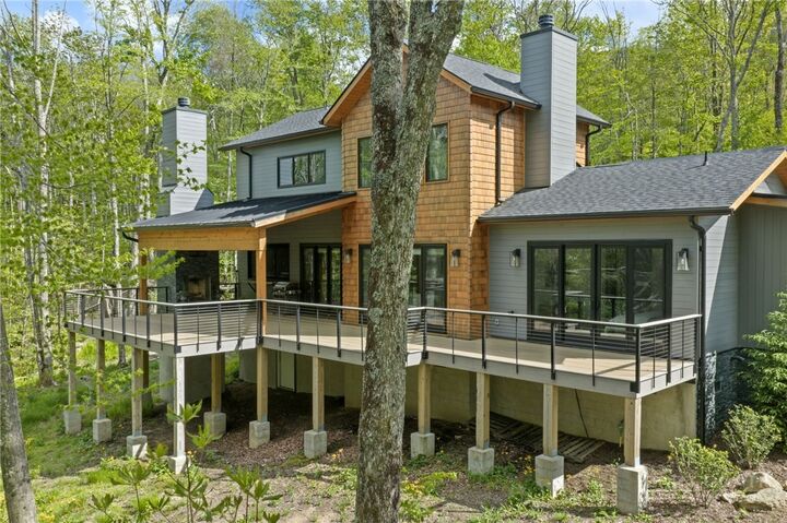 Property Photo:  576 Eagle Springs Trail  NC 28604 