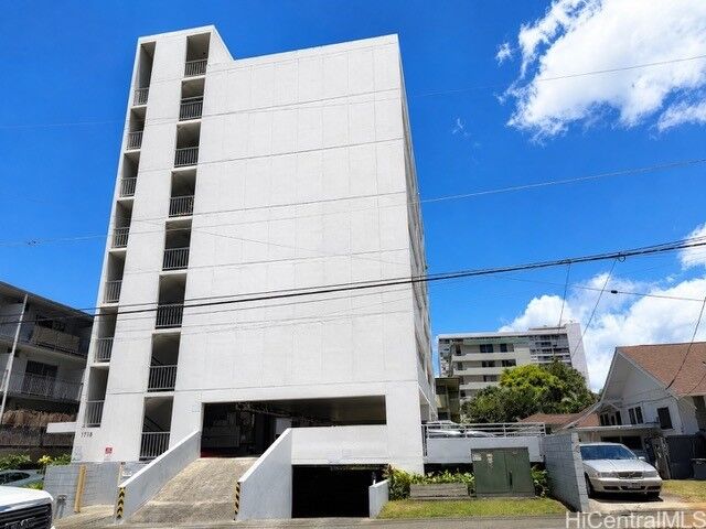 Property Photo:  1718 Anapuni Street 205  HI 96822 