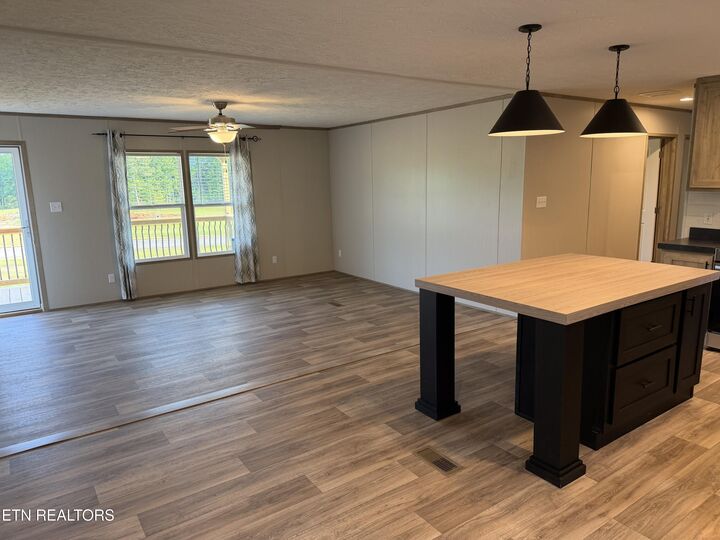 Property Photo:  285 County Road 784A  TN 37331 