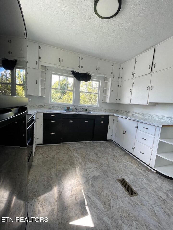 Property Photo:  116 Flanders Ave 2  TN 37748 