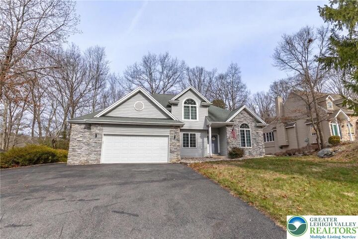 Property Photo:  207 Hawks Nest Road  PA 18302 