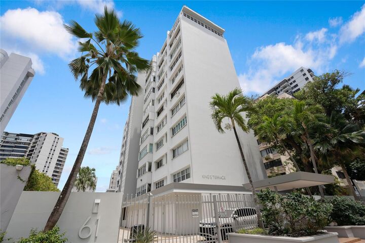 Property Photo:  61 Kings Court 5E  PR 00911 