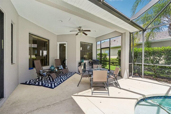 Property Photo: 259 Dahlia Court FL 34212