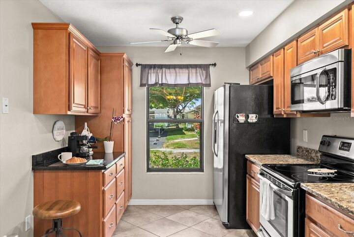 Property Photo:  2723 60th Avenue Drive W 2723  FL 34207 