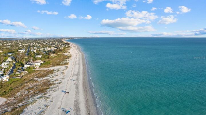 Property Photo: 2723 60th Avenue Drive W 2723 FL 34207