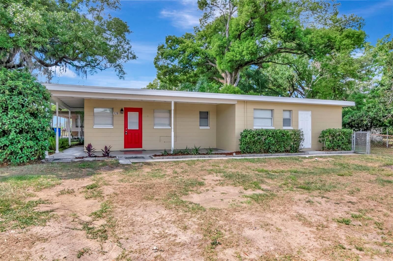 Property Photo: 126 Kingsway Road FL 33510
