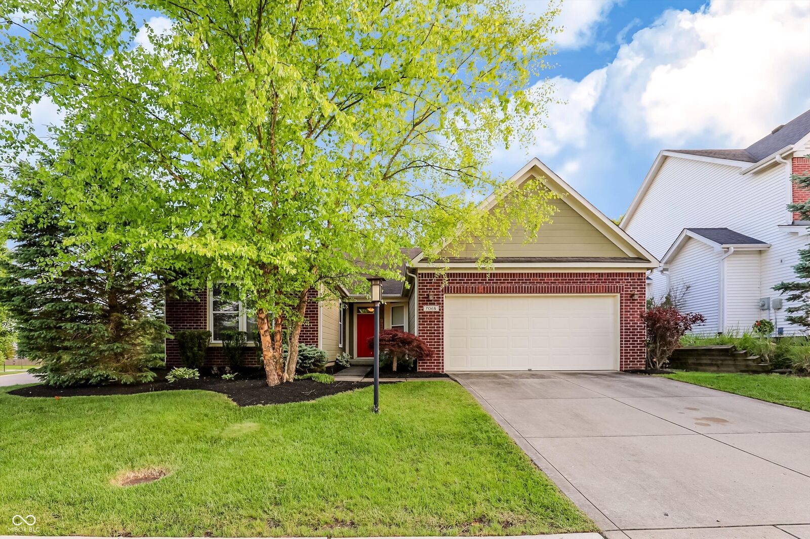 Property Photo:  7068 Summer Oak Drive  IN 46062 