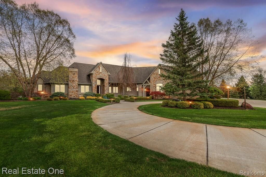 Property Photo:  78642 Harvest Lane  MI 48065 1819 