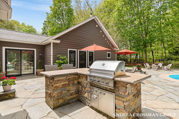 Property Photo:  2338 Lakeshore Drive  MI 49408 
