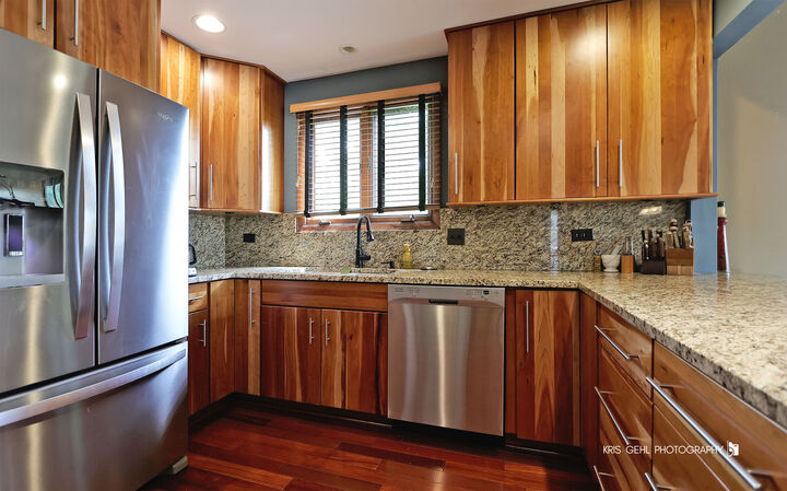 Property Photo: 415 Kildare Street IL 60136