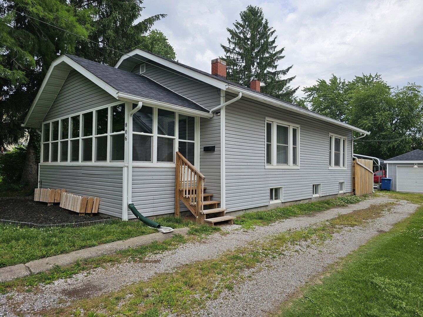 Property Photo:  806 N 12th Street  IL 62864 